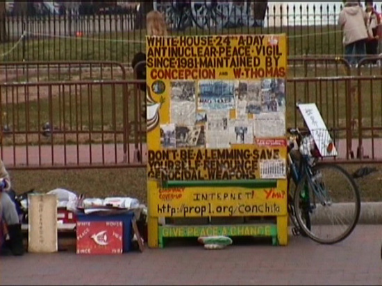 Washington DC - Atomellenes Non-stop t�ntet�s 1981 �ta a White House el�tt